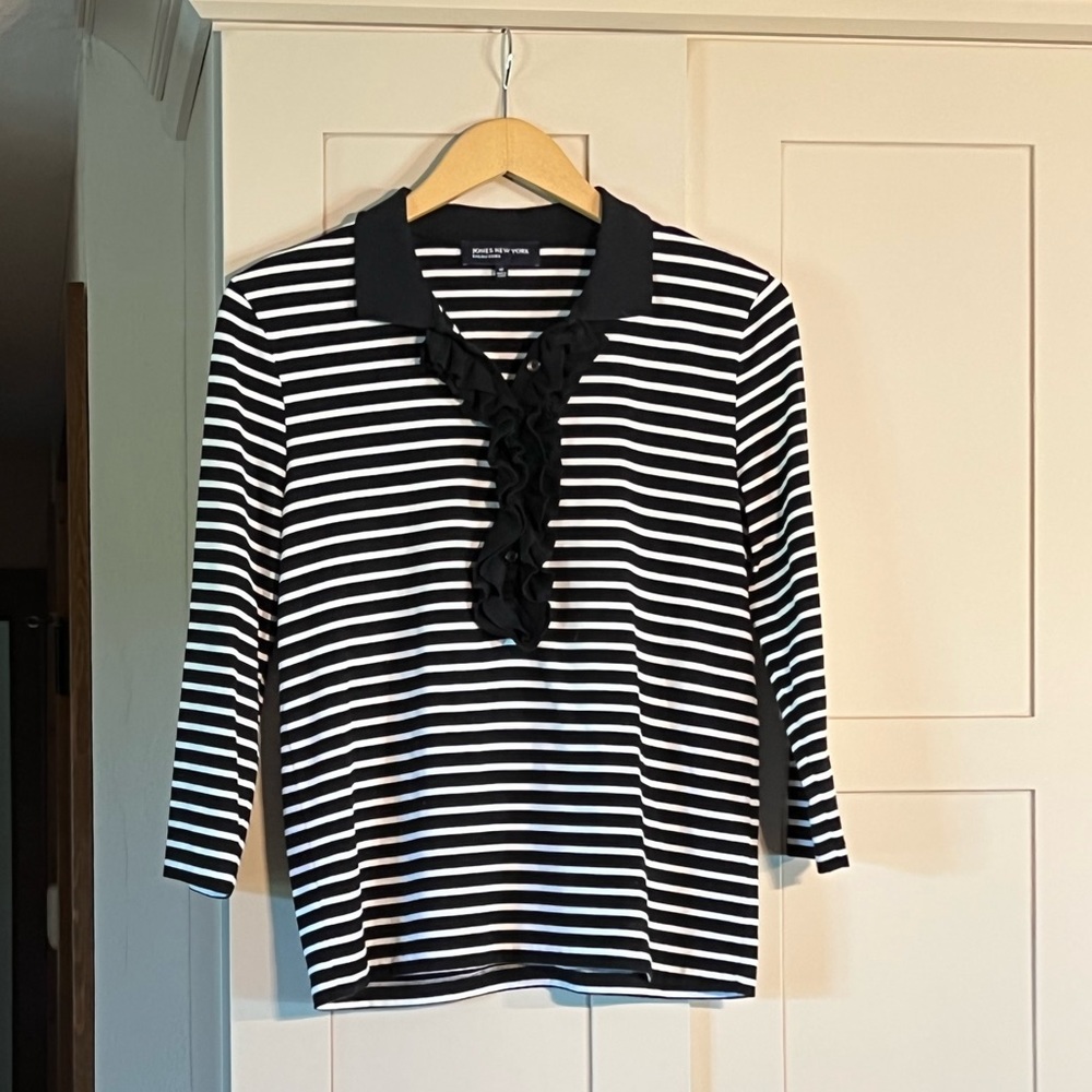 Jones New York black and white striped top, cotton and spandex slightly stretchy
